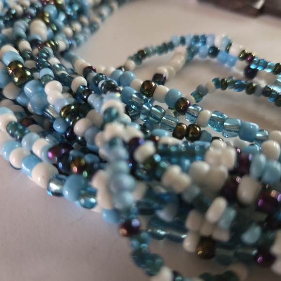 Monies Multi Steand Seed Bead Necklace TEAK Closure - Picture 6 of 7